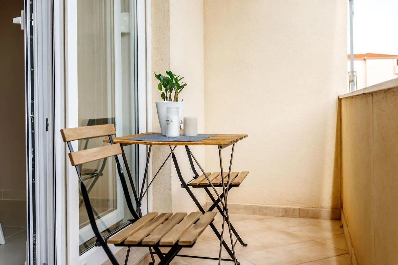 Villa Tango Trogir 0*,