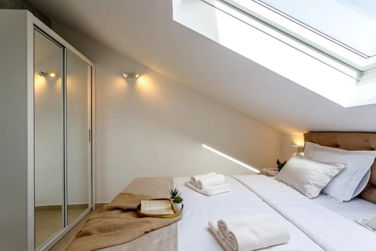 Villa Tango Trogir 0*,