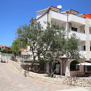  Apartment Kristo
